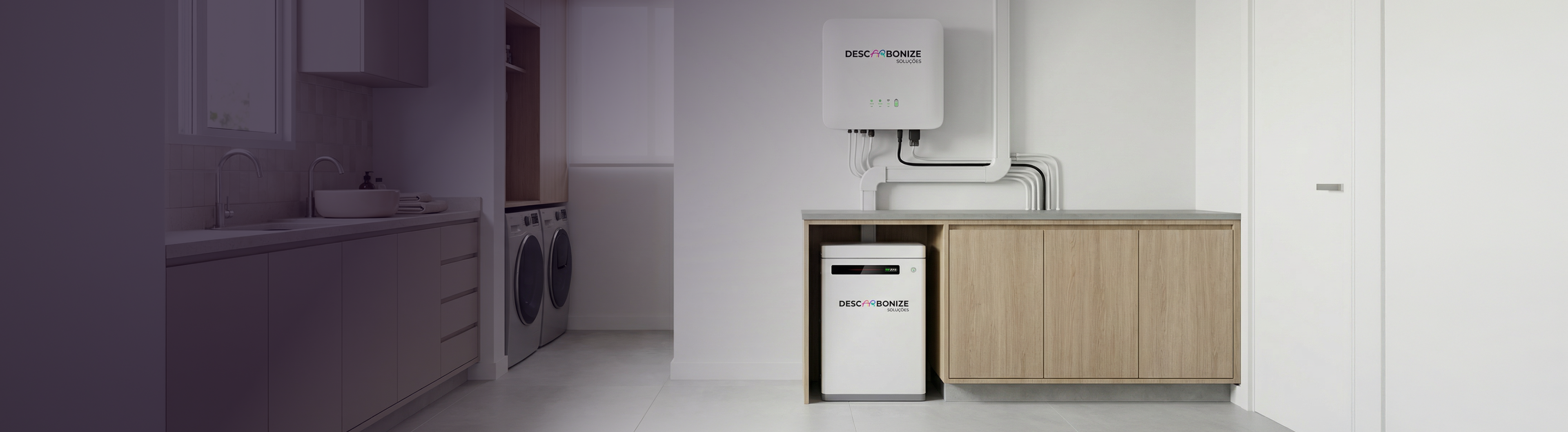 Inversor e bateria de armazenamento instalados em lavanderia residencial ao lado de um armário de madeira