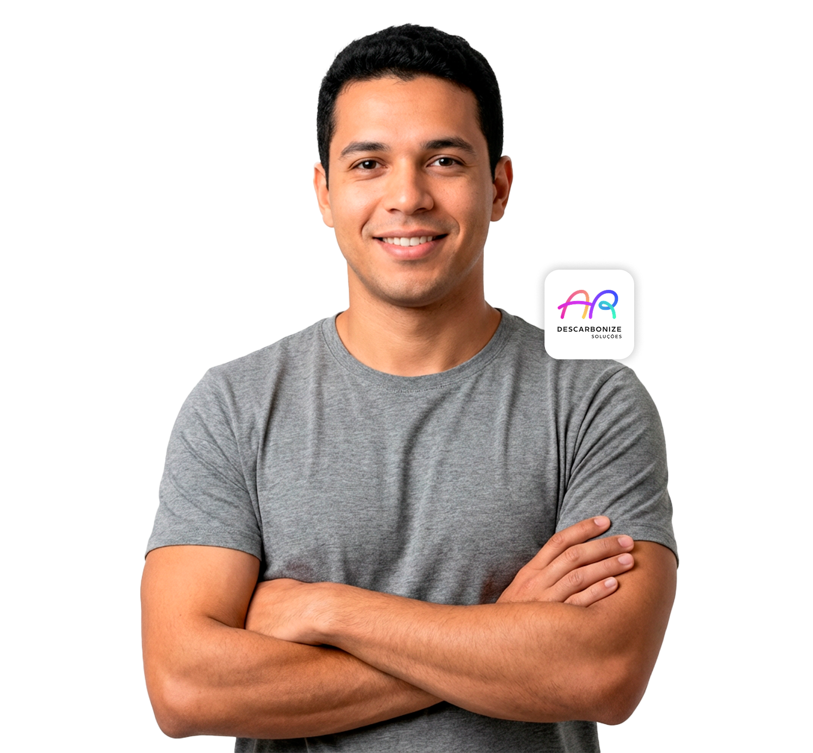 Profissional sorridente de braços cruzados ao lado do logo Descarbonize Soluções